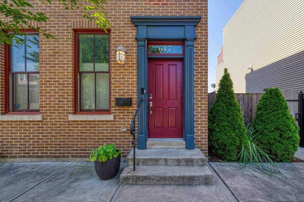 4 Bedroom 3 Bath Sleeps 10 Pet Friendly Private Backyard, 2 Car Garage, City Views, Close To All Stadiums And Casino Pittsburgh Exterior photo