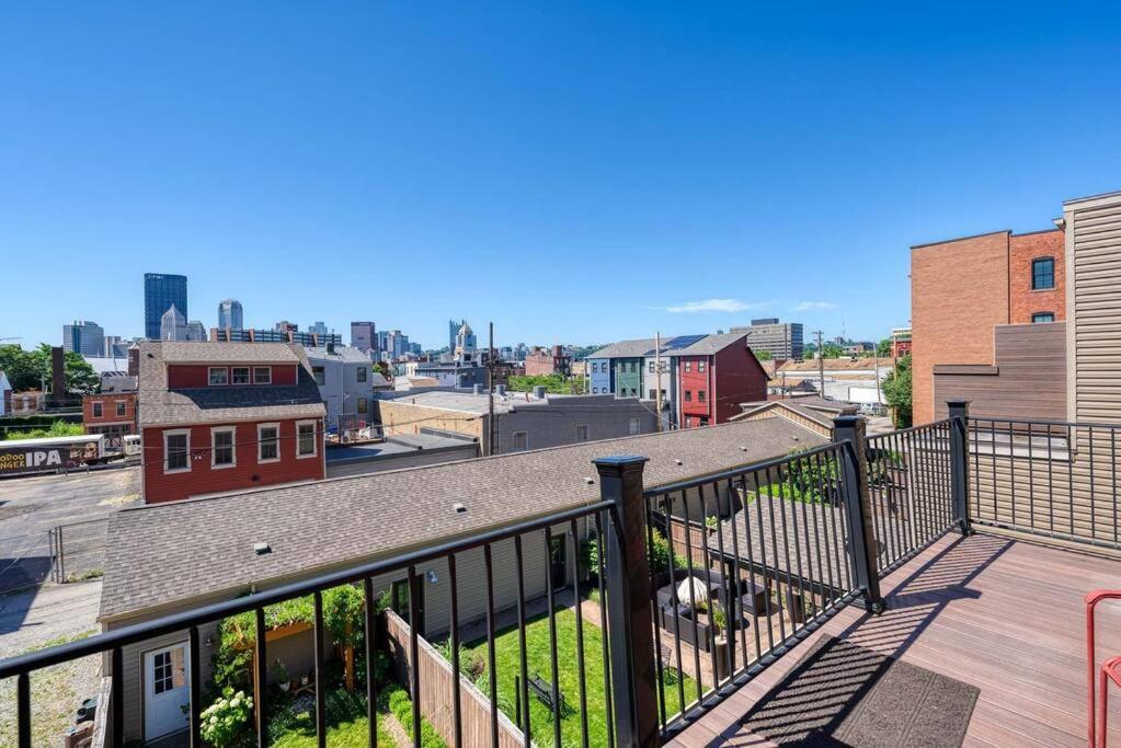 4 Bedroom 3 Bath Sleeps 10 Pet Friendly Private Backyard, 2 Car Garage, City Views, Close To All Stadiums And Casino Pittsburgh Exterior photo