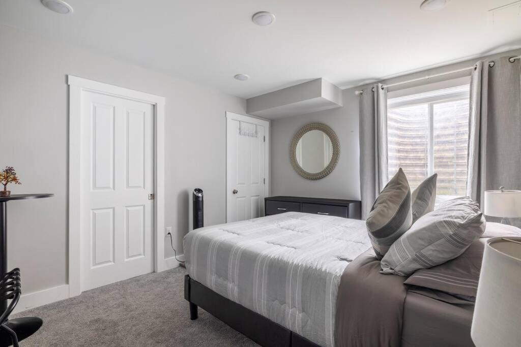 4 Bedroom 3 Bath Sleeps 10 Pet Friendly Private Backyard, 2 Car Garage, City Views, Close To All Stadiums And Casino Pittsburgh Exterior photo