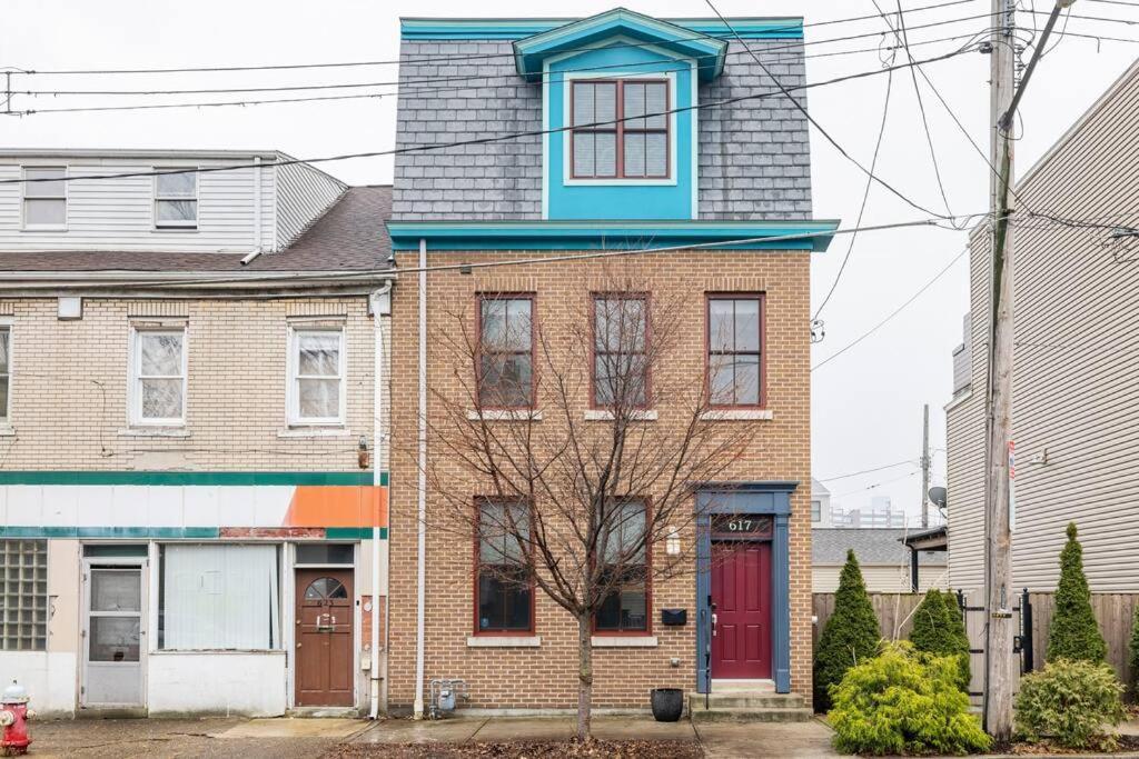 4 Bedroom 3 Bath Sleeps 10 Pet Friendly Private Backyard, 2 Car Garage, City Views, Close To All Stadiums And Casino Pittsburgh Exterior photo