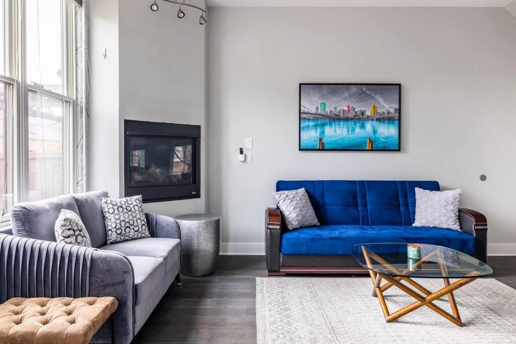 4 Bedroom 3 Bath Sleeps 10 Pet Friendly Private Backyard, 2 Car Garage, City Views, Close To All Stadiums And Casino Pittsburgh Exterior photo