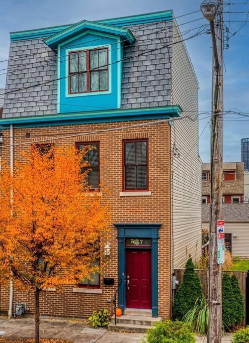 4 Bedroom 3 Bath Sleeps 10 Pet Friendly Private Backyard, 2 Car Garage, City Views, Close To All Stadiums And Casino Pittsburgh Exterior photo