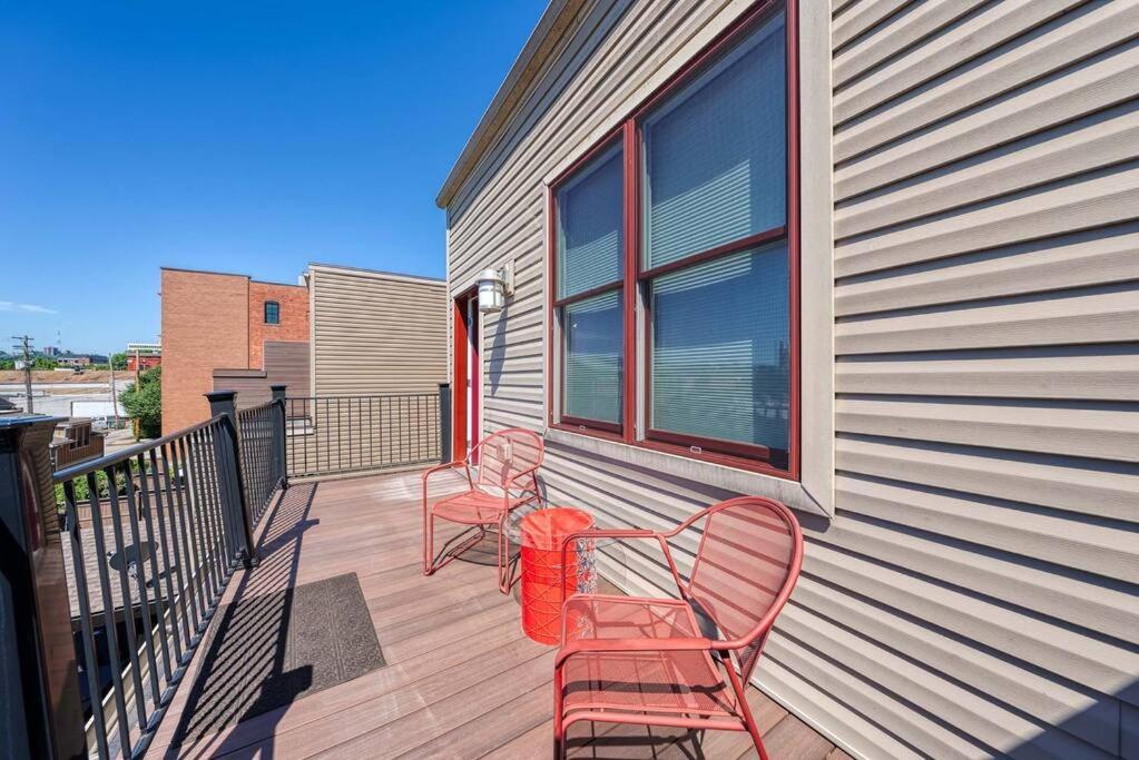4 Bedroom 3 Bath Sleeps 10 Pet Friendly Private Backyard, 2 Car Garage, City Views, Close To All Stadiums And Casino Pittsburgh Exterior photo