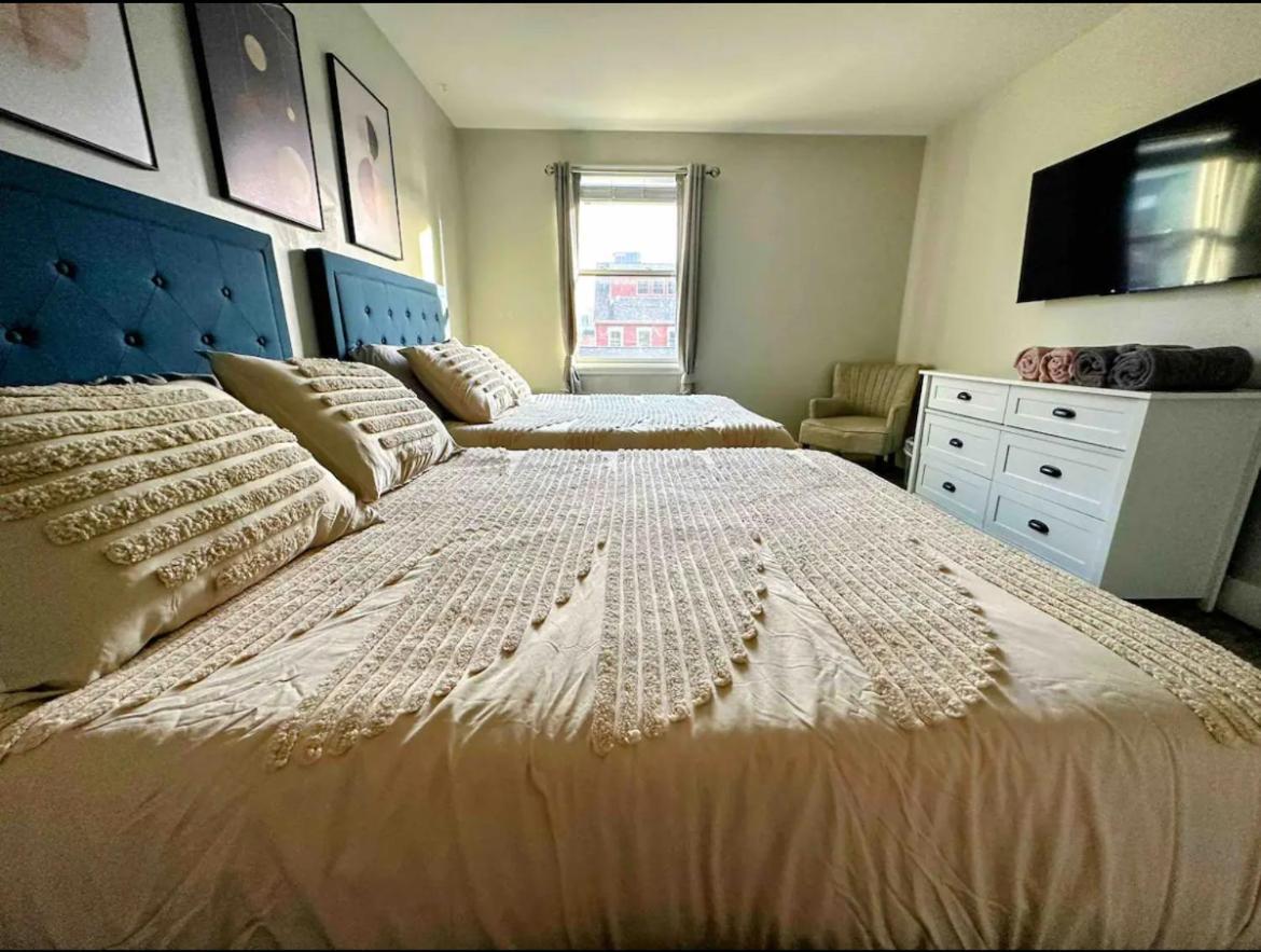 4 Bedroom 3 Bath Sleeps 10 Pet Friendly Private Backyard, 2 Car Garage, City Views, Close To All Stadiums And Casino Pittsburgh Exterior photo
